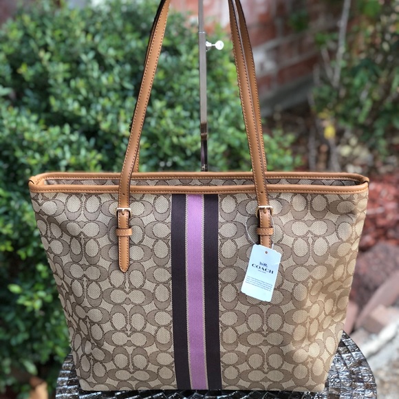 NWT Coach  Zip Top Tote In Signature With Stripe - Picture 8 of 8